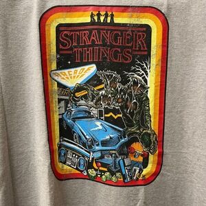 Mad Engine Stranger Things Kids Size L 11-13 1985 Retro Tee Curved Hem NWOT